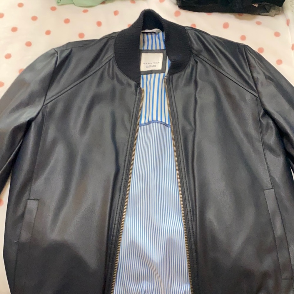 NWT Zara Man sz large fits slim, Navy Blue